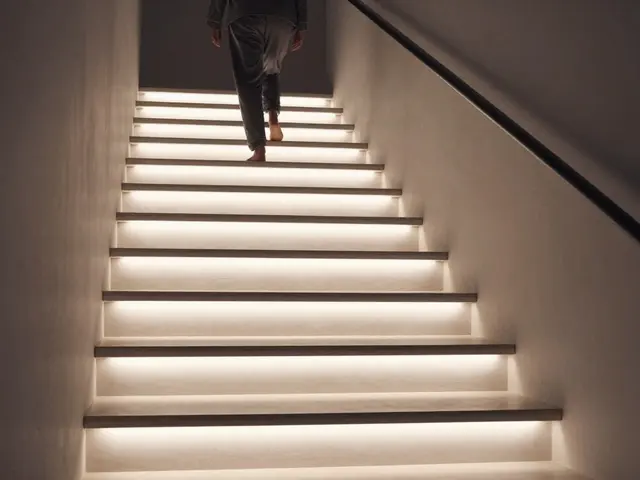 Treppenbeleuchtung integrieren: Sicherheit und Ambiente mit moderner LED-Technik